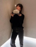 송혜교, 42살 생일인데 얼굴은 20대 “입술 쭉~”