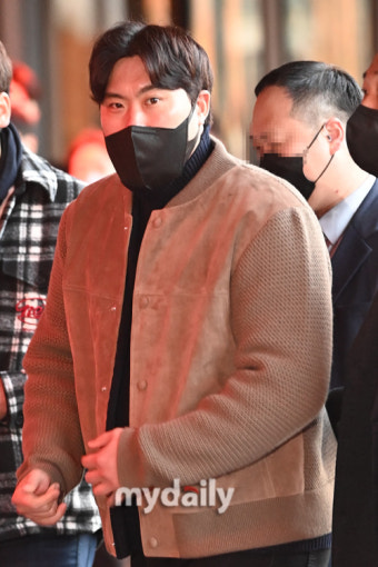 [MD포토] 황재균-티아라 지연 결혼식 참석하는 류현진