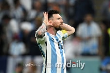 FIFA, 난장판 아르헨티나-네덜란드전 징계 절차 돌입…메시, 4강전 앞두고 징계?