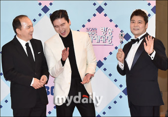 이장우, '공주로 변신한 전현무에 웃음 빵!' [MD포토]