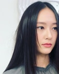정수정, 초근접샷도 무결점 미모…시크+몽환의 정석 크리스탈