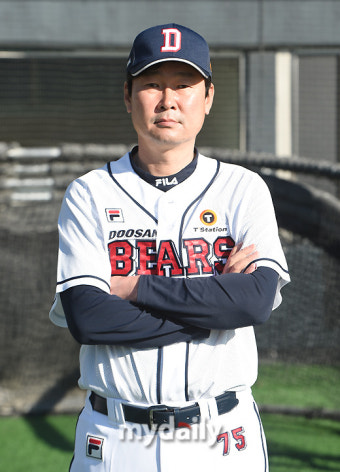 [MD포토] 김한수 수석코치 '두산의 새로운 수석코치'