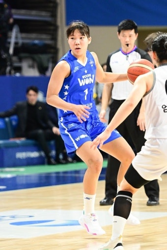 박지현·김단비 맹활약, 우리은행 정규경기 우승 매직넘버2, 박지수 없는 KB 이대로 무너지나