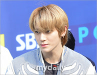태영아큰옷 | [MD포토] NCT 127 태영 '가려도 큰 눈'
