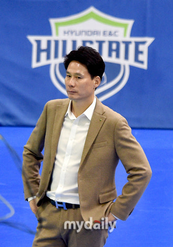[MD포토] 강성형 감독 '위기의 현대건설'
