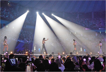 [MD포토] 에스파 '꽉 찬 객석, 첫 단독 콘서트 대성공'