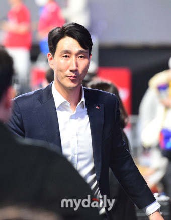 [MD포토] 한국전력 권영민 감독 '뜨거웠던 봄 배구는 끝'