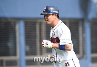 [MD포토] 정수빈 '1회부터 선취득점'