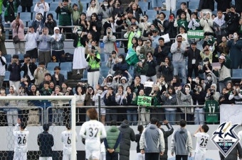 김상식 감독은 레드카드, 전북은 제주 원정서 2-0 완승→7위 도약