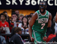 브라운+테이텀 62점, 보스턴 PO 2R 진출, 필라델피아와 맞대결, 서부 두 자리만 남았다