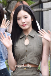 프로미스나인 박지원, 심쿰 눈맞춤 [MD포토]