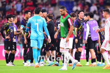 [MD포토] 0-1 패배에 아쉬운 표정의 축구대표팀