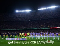 축구 경기 티켓 팔아요, 얼마예요? 1장에 448만원이요!
