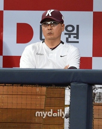 '하루에만 3차례 항의→결국 퇴장' 답답한 홍원기 감독 