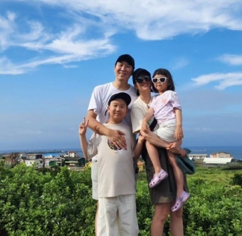 '도경완' 장윤정, SNS 시작→가족사진 업로드 