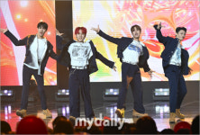 [MD포토] 티아이오티 이 무대는 우리가 접수