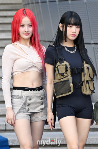 [MD포토] 키스오브라이프 벨-나띠, '블랙과 레드의 완벽조화'