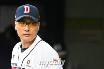 [MD포토] 두산 이승엽 감독 '오늘은 승리한다'