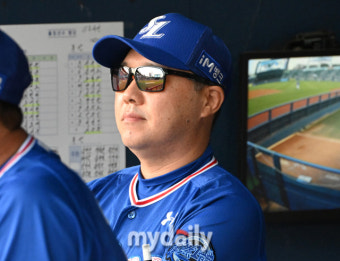 [MD포토] 삼성 박진만 감독 '진지한 표정'