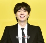 [전문] 방탄 슈가, 9월 22일 병역 의무 이행…빅히트 대체 복무 기간 동안 근무지 방문 삼가달라