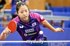 [MD항저우] '완벽 부활' 신유빈, 여자단식 8강 진출...장지안에 4-0 압승