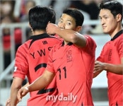 [한국 베트남] 96라인 김민재·황희찬 연속골...클린스만호, 베트남에 2-0 리드(전반 종료)