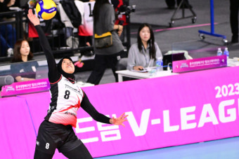 '2:0→2:3' 뼈아픈 대역전패... 정관장에 당한 흥국생명, 시즌 첫 패+선두 탈환 실패 [MD인천]