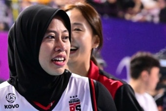 '인니 김연경'이 '한국 김연경'꺾었다→'국내 최초 이슬람 선수' 정관장 메가 '인생경기' 펼쳤다