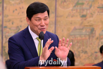 허구연 총재, 25대 총재 후보 '만장일치' 단독 추천…확정시 2026년까지 KBO 이끈다 [공식발표]