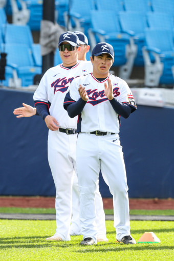 '최고 150km+KKKK' 문동주 예열 완료! 韓 대표팀, 상무에 10-3 완승…'쾅쾅' 나승엽-문현빈 '눈도장' 찍었다 [MD대구]