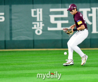 '핀 스트라이프' 멀어졌다. '김하성의 SD? 진심 보여준 SF?' 지구 라이벌 이정후 영입 경쟁 시작