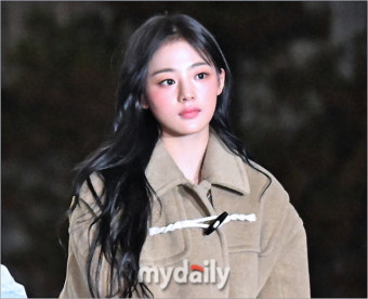 뉴진스(NewJeans) 민지 '공항 조명 꺼주세요. 제 미모로 밝힐게요'