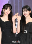 [MD포토] 아이브 장원영-안유진, '손가락 크로스~'