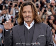 조니 뎁, 영화 출연료로 8400억원 벌었다…‘이상한 나라의 앨리스’ 최고수입[해외이슈]