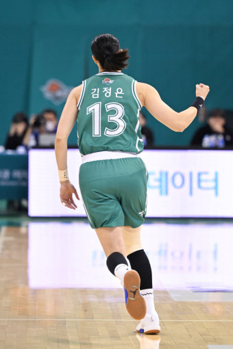 '강유림 2G 연속 맹활약' 삼성생명, 하나원큐 제압! 2연승+5할 승률 수성 겹경사...하나원큐는 2연패 굴욕