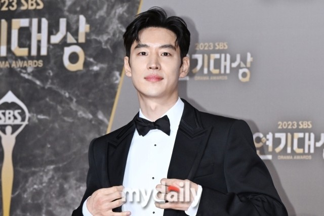 이제훈, 서울아산병원에 1억원 기부...연속적 선행으로 주목