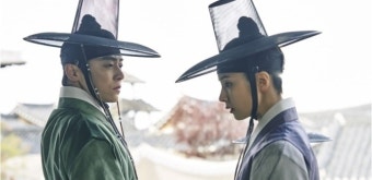 조정석X신세경X이신영, 빗속 삼자대면…시선 교차 '아찔' [세작, 매혹된 자들]