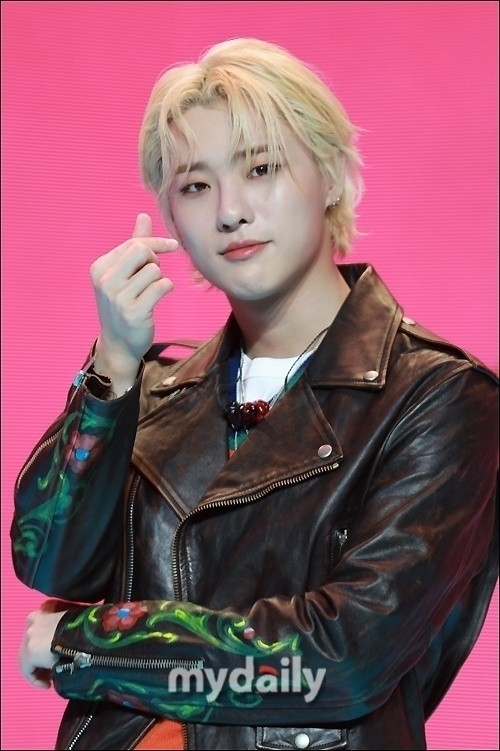 우즈, 김새론과의 열애설 논란에 “사생활, 확인 어려워” 제대 후까지 묵묵부답
