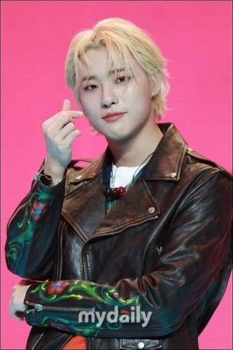 우즈, 김새론과의 열애설 논란에 “사생활, 확인 어려워” 제대 후까지 묵묵부답