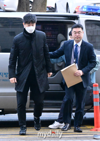 [MD포토] 영장 실질 실사 위해 법정 향하는  KIA 김종국 전 감독
