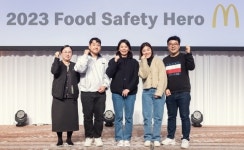 한국맥도날드, 우수 점장에 ‘2023 푸드 세이프티 히어로’ 시상