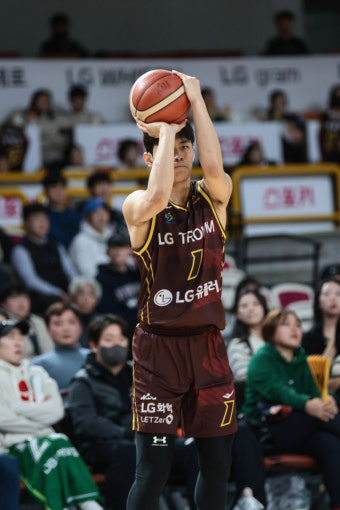 '마레이 더블더블' LG, 한국가스공사 제압하며 4연승 질주