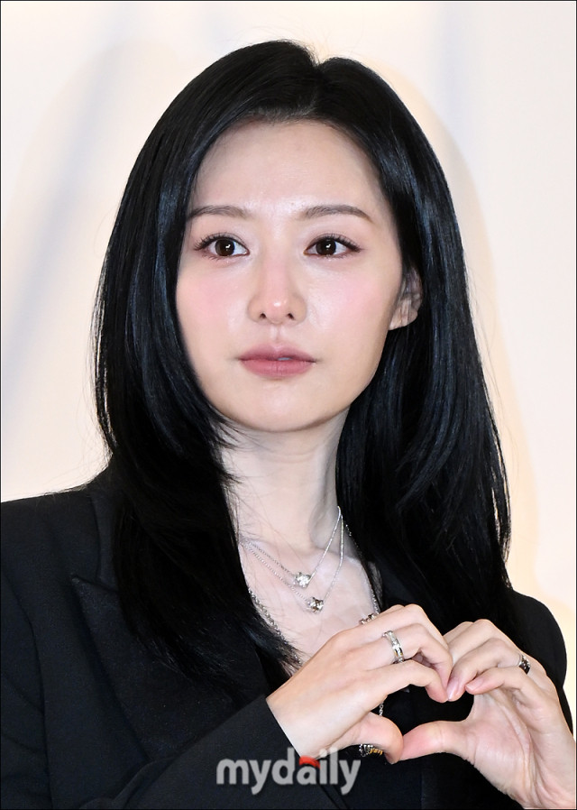 가수 윤하, 배우 김지원 애정 드러내며 눈물의 여왕 우정 감동세력