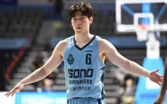 이정현 3경기 연속 30점+ 대폭발, 오누아쿠 27점·23R·7AS, 소노 연장 18-3 압도, 3연승 질주