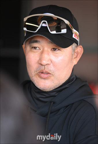 [MD포토] 이숭용 감독, '개막 연승 기대해 주세요'