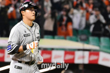 [MD포토] 연속 볼넷 채은성 찬스는 내가 만든다