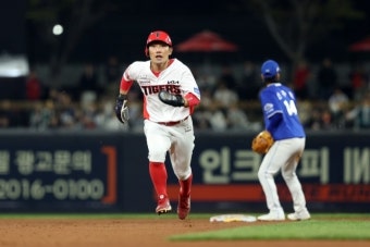 이우성에 박찬호까지…KIA 야수진에도 애니콜이 떴다, 201안타 MVP 안 데려왔으면 어쩔 뻔