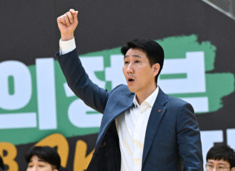 한국전력, 권영민 감독과 재계약 