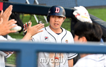 [MD포토] 정수빈 '선취득점 성공'