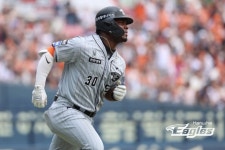 안치홍이 한화의 역전 드라마를 집필했다→NC 7-4 꺾고 3연패 탈출→문동주 158km로 KKKKKK→이제 류현진 100승 도전[MD창원]